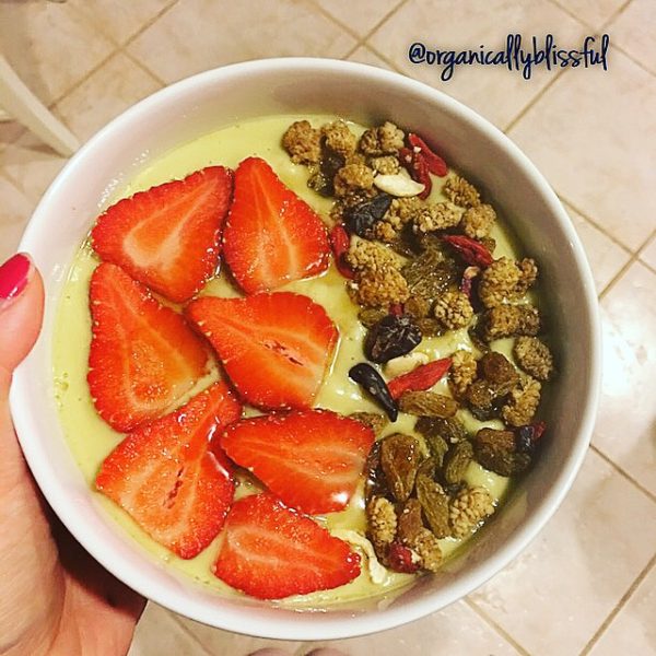 avocado smoothie bowl