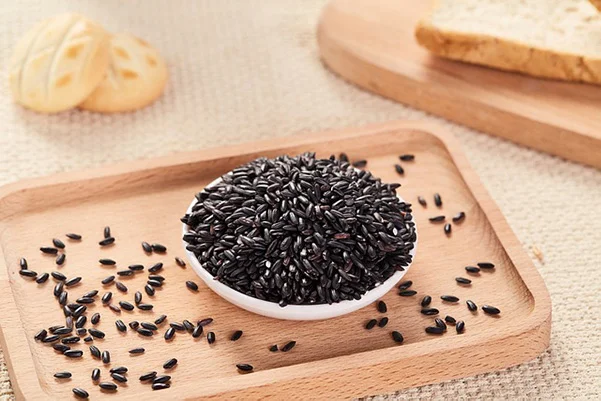 raw black rice