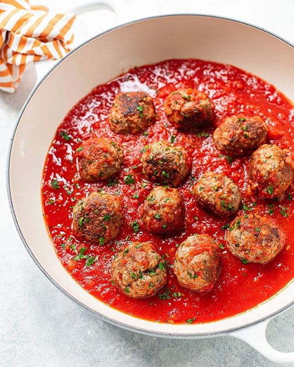 meatballs in marinara sauce