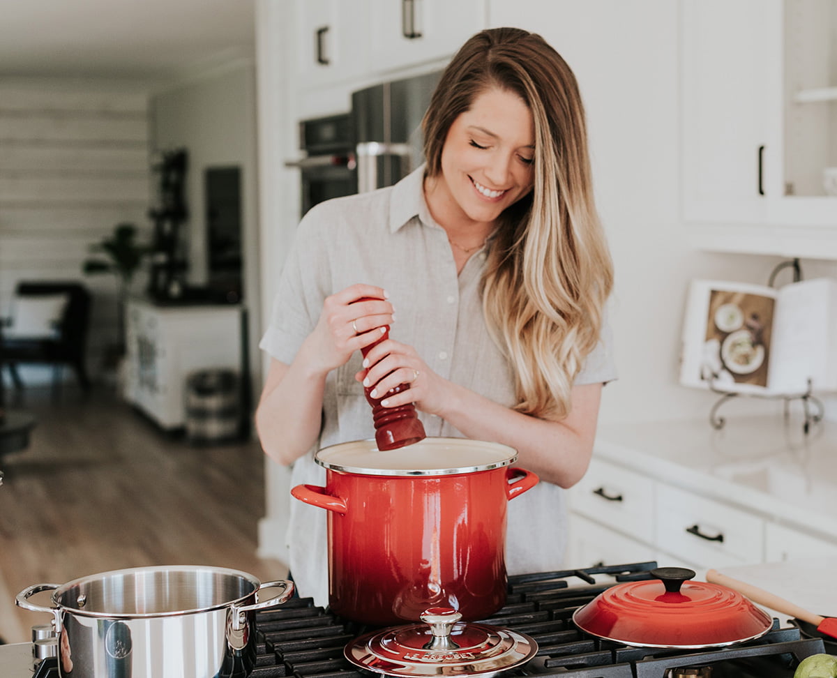 Stainless Steel vs Nonstick Cookware: Which One Should YOU Pick?