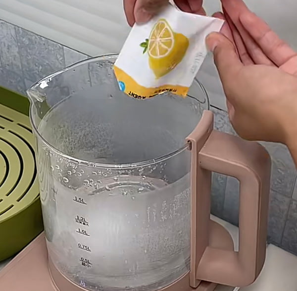 cleaning an kettle with citric acid
