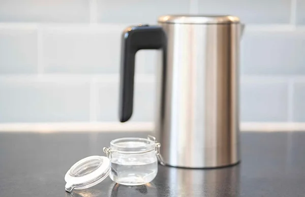 cleaning kettle with vinegar cleaning kettle with vinegar