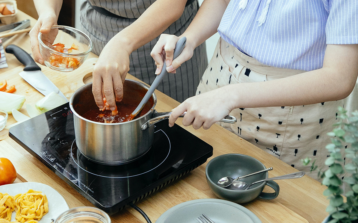 What Is A Saucepan? A Breakdown Of This Common Kitchen Tool